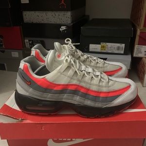 Air max 95s crimsons